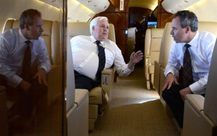 Crook Bankrupt – PR man of fat Australian Clive Palmer who wanted to rebuild RMS Titanic goes broke; appropriately his surname is ‘Crook’ – Andrew Crook
