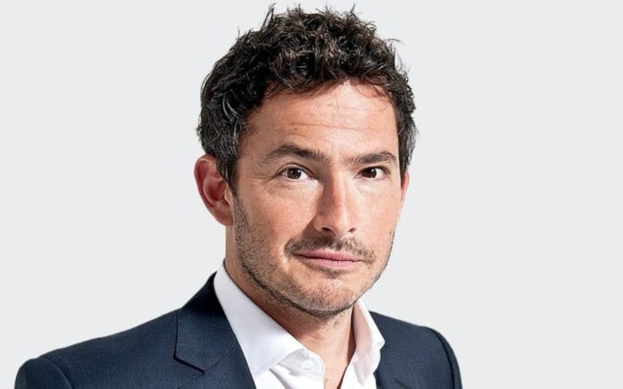Hero of the Hour – Giles Coren is to be saluted for refusing to put up with harassment from the supporters of the left-wing scumbag Owen Jones.