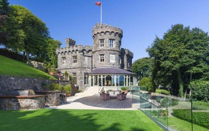 A Romatic’s Tower – Harold Tower, Fort Anne Road, Douglas, Isle of Man, IM1 5BN, United Kingdom – For sale through Chrystals for £3.95 million ($5.32 million, €4.50 million or درهم19.56 million).