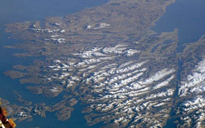 Picture of the Week – High Above The Highlands – Astronaut from the International Space Station captures a truly amazing cloud free photograph of the Scottish Highlands.