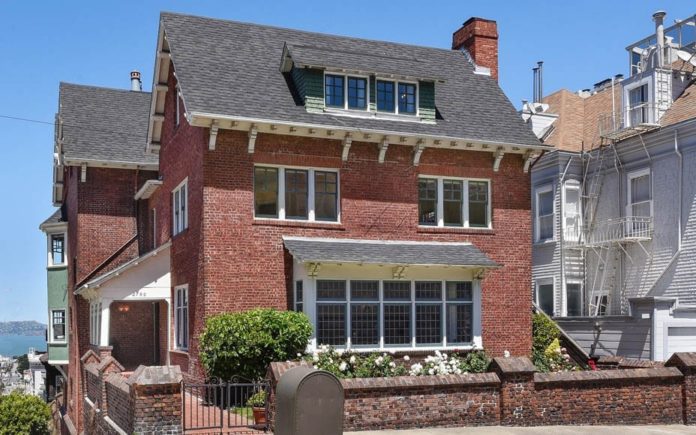 Parked in Pacific Heights – 2190 Vallejo Street, Pacific Heights, San Francisco, California, CA 93123, United States of America – Reduced in price from £7.51 million ($9.75 million, €8.23 million or درهم35.81 million) to £6.5 million ($8.5 million, €7.2 million or درهم31.2 million) through Michael King Estates. Designed by Edgar Mathews.