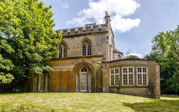 Gothic Grandeur – The Priory, Church Way, Iffley Village, Oxford, OX4 4EB – For sale for £2.15 million ($2.80 million, €2.43 million or درهم10.29 million) through Butler Sherborn