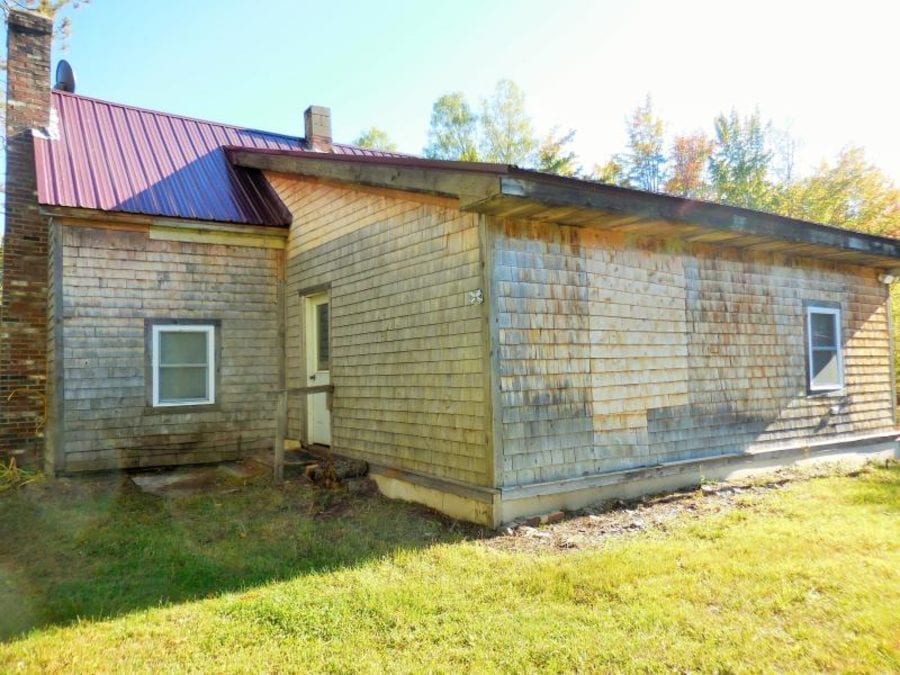 Come Enjoy! £48,300 ($59,900) for 14 Smith Hill Road, Wellington, Piscataquis County, Maine, ME 04942, United States of America – Edwardian cottage with 22 acres of land in Wellington, Maine for sale for the same price as a brand new Land Rover Discovery.