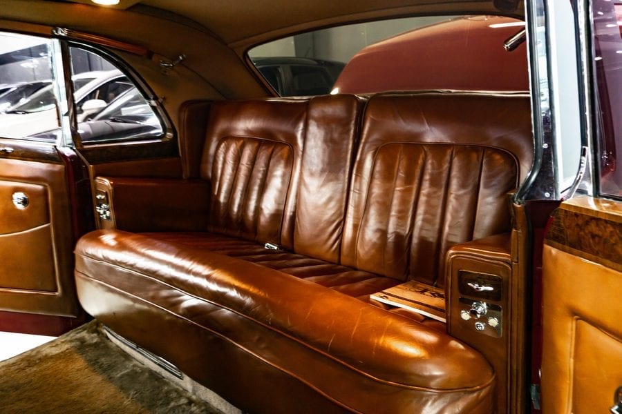 Roy Clark’s Roller – 1964 ex-Roy Clark Rolls-Royce limousine to be sold – ‘I Never Picked Cotton’ singer Roy Clark’s Rolls-Royce heads to auction complete with suicide and emblazoned with his initials in gold leaf – RM Sotheby’s will sell the Rolls-Royce – which is currently located in Austin, Texas – as part of their 21st to 29th May ‘Driving Into Summer’ online sale. They have set an estimate of £49,000 to £57,000 ($60,000 to $70,000, €55,000 to €64,000 or درهم220,000 to درهم257,000).