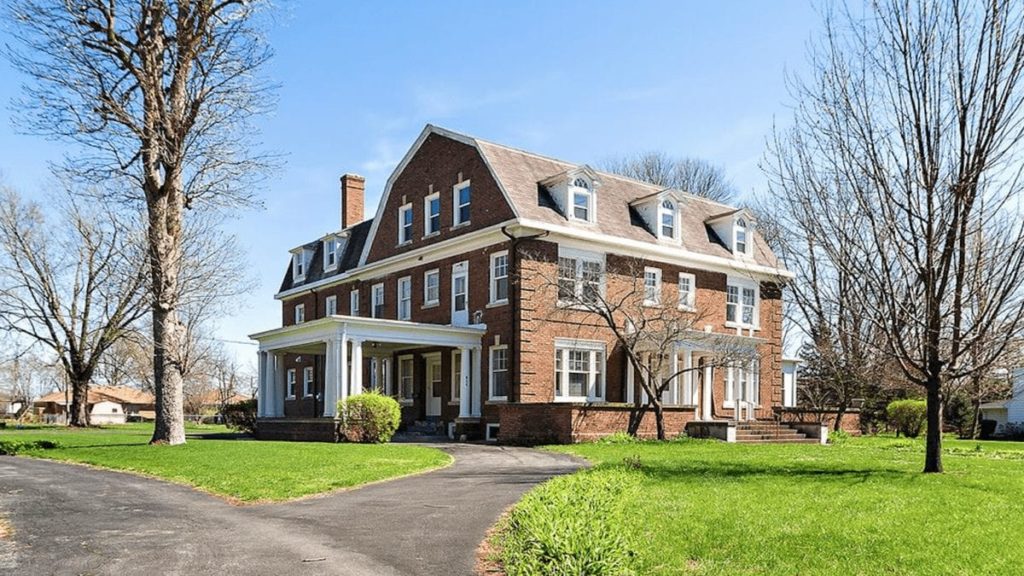 Hooping A Half Price Mansion – £141,000 for 514 South 5th Street, Watseka, Illinois, IL 60970, United States of America through agents Berkshire Hathaway – Vast Edwardian mansion with basketball court in the roof in Watseka, Illinois for sale at half price it listed for in 2016; it’s on for just £20 per square foot.