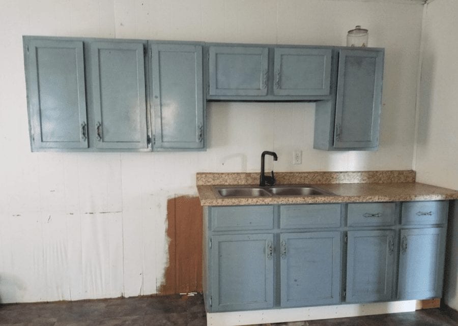 A Mach 3 Fixer Upper – £15,140 ($20,000, €16,800 or درهم73,500) for 309 North Church Street, Buffalo, Wilson County, Kansas, KS 66717, United States of America through Diane Hess of Midwest Real Estate, Inc. – Charming detached Edwardian house in Buffalo, Kansas – the birthplace of the first man to beat Mach 3 – for sale for just £15,000; it comes with 0.5 acres of land, a barn and is reasonable condition.