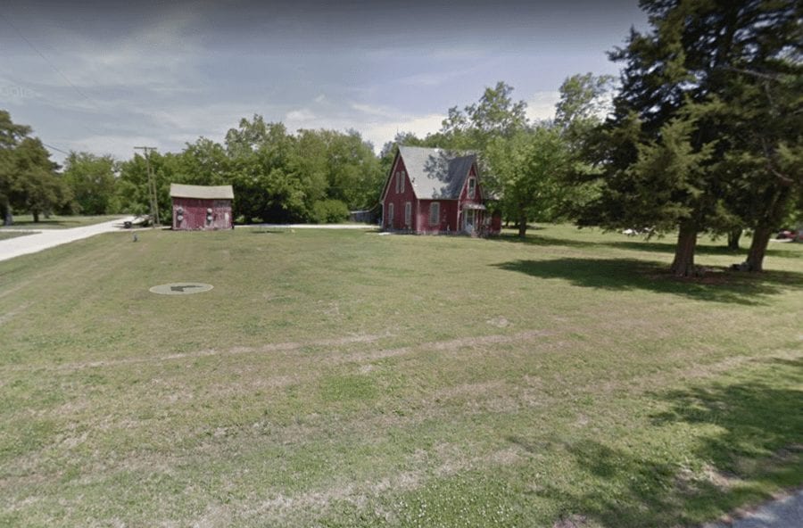A Mach 3 Fixer Upper – £15,140 ($20,000, €16,800 or درهم73,500) for 309 North Church Street, Buffalo, Wilson County, Kansas, KS 66717, United States of America through Diane Hess of Midwest Real Estate, Inc. – Charming detached Edwardian house in Buffalo, Kansas – the birthplace of the first man to beat Mach 3 – for sale for just £15,000; it comes with 0.5 acres of land, a barn and is reasonable condition.
