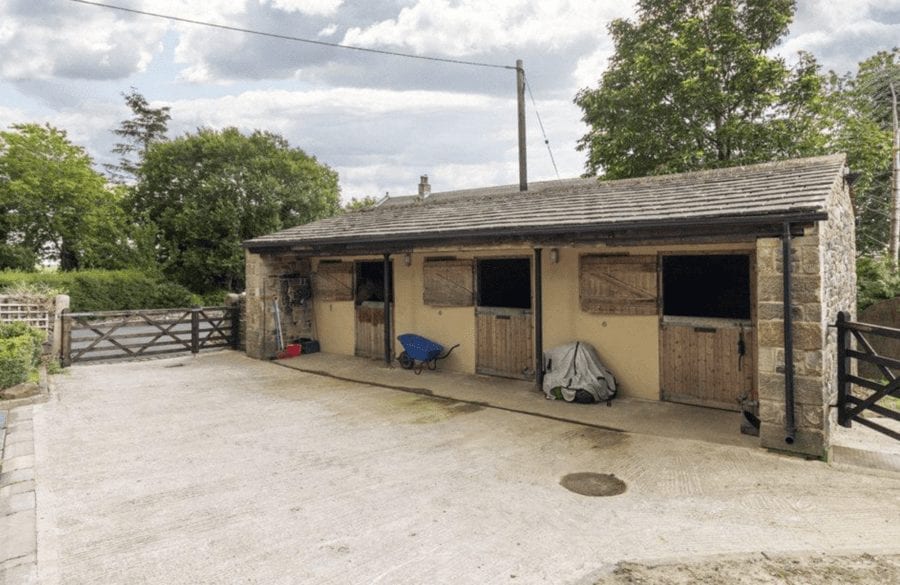 From Cloth Caps And Clogs to Sophistication – Reader of ‘The Steeple Times’ shares news that ‘up north’ is “no longer “just cloth caps and clogs” and illustrates this with information about the sale of her £1.5 million home – Old Crook Car Farm, Gisburn Road, Barnoldswick, Lancashire, BB18 5XD, United Kingdom, for sale through Dacre, Son & Hartley for 1.475 million ($1.930 million, €1.630 million or درهم2.691 million).