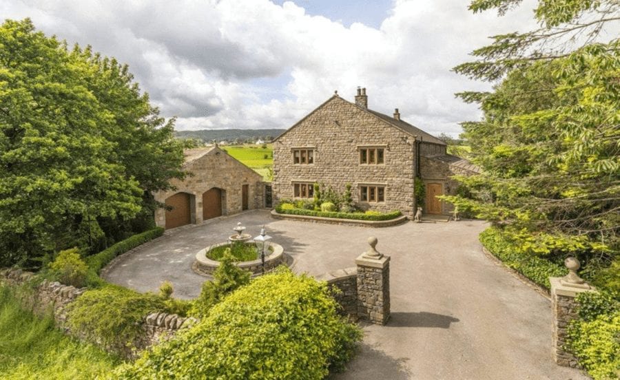 From Cloth Caps And Clogs to Sophistication – Reader of ‘The Steeple Times’ shares news that ‘up north’ is “no longer “just cloth caps and clogs” and illustrates this with information about the sale of her £1.5 million home – Old Crook Car Farm, Gisburn Road, Barnoldswick, Lancashire, BB18 5XD, United Kingdom, for sale through Dacre, Son & Hartley for 1.475 million ($1.930 million, €1.630 million or درهم2.691 million).