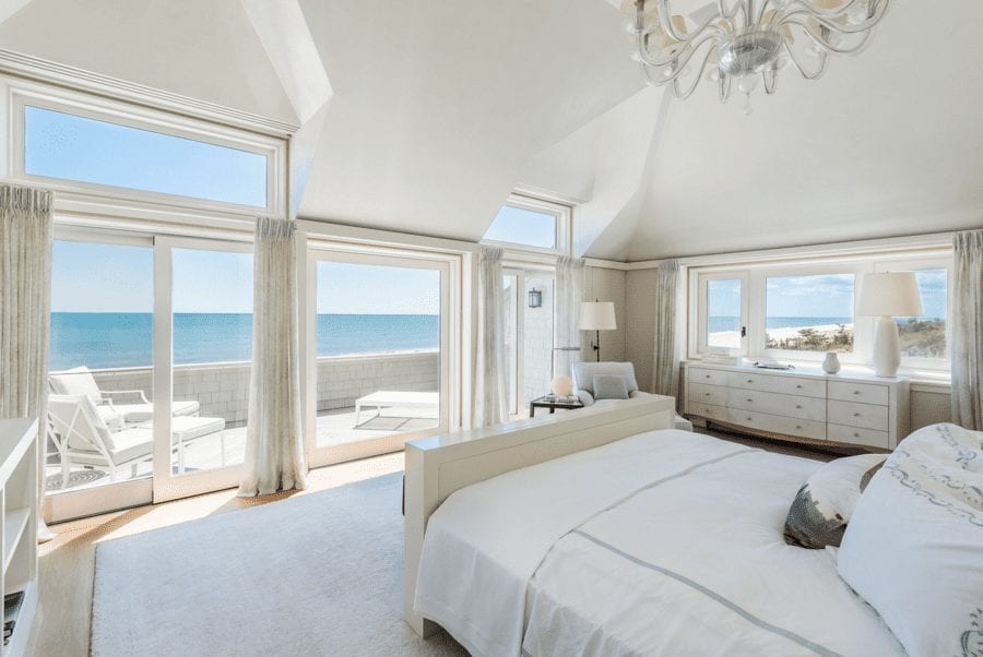 A Highway Ponzi House – 216 Old Montauk Highway, Montauk, The Hamptons, New York State, NY 11954, United States of America – Montauk beach house built for Ponzi schemer Bernie Madoff resurfaces for sale for double what U.S. Marshalls got for it in 2009 – Offered for sale by Out East for £14.1 million ($17.9 million, €15.3 million or درهم65.7 million). Owned currently by Broadway producer Daryl Roff and real estate billionaire Steven Roth.