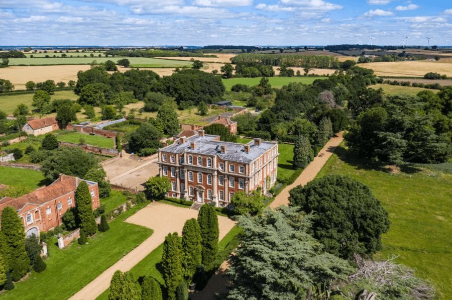 Chic Chicheley – £7 million for Grade I listed Chicheley Hall, Hall Lane, Chicheley, near Olney, Newport Pagnell, Buckinghamshire, MK16 9JJ, United Kingdom – Grade I listed Baroque mansion Chicheley Hall in Buckinghamshire for sale for £7 million ($9.1 million, €7.7 million or درهم12.6 million) or 62% less than the current owners have spent on it through Knight Frank.