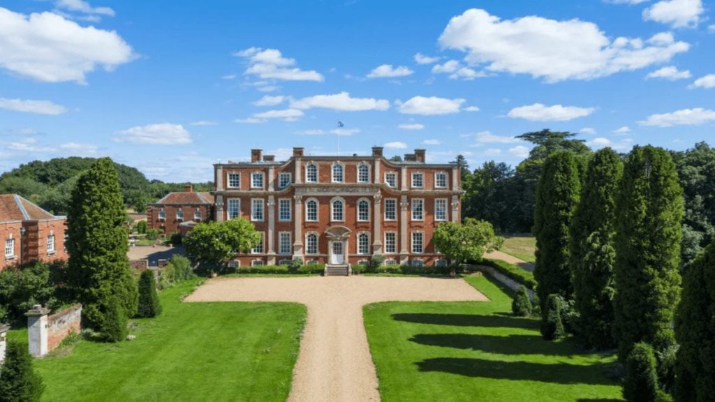 Chic Chicheley – £7 million for Grade I listed Chicheley Hall, Hall Lane, Chicheley, near Olney, Newport Pagnell, Buckinghamshire, MK16 9JJ, United Kingdom – Grade I listed Baroque mansion Chicheley Hall in Buckinghamshire for sale for £7 million ($9.1 million, €7.7 million or درهم12.6 million) or 62% less than the current owners have spent on it through Knight Frank.