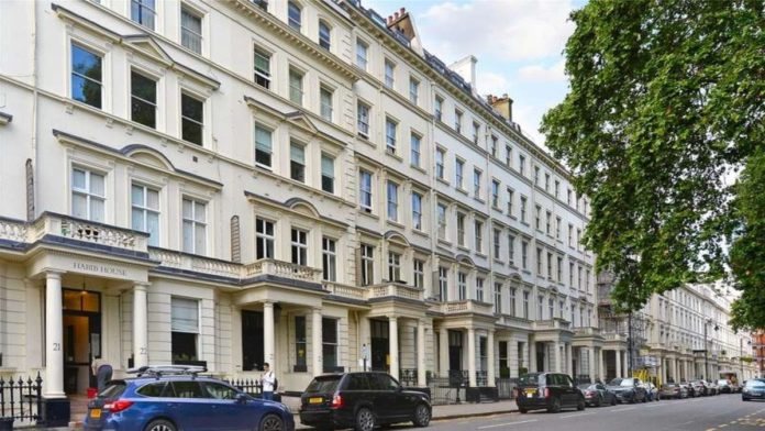 Windowless in South Ken – Windowless room for sale for £20,000 – Windowless property in Stanhope Gardens, South Kensington, SW7 goes to auction with a guide price of just £20,000; there is, of course, a catch – Second floor mezannine storage room at Habib House, 21 – 22 Stanhope Gardens, South Kensington, London, SW7 5QX, United Kingdom – To be sold by Barnard Marcus on 15th December 2020 with a guide of £20,000 ($26,400, €22,300 or درهم96,800).