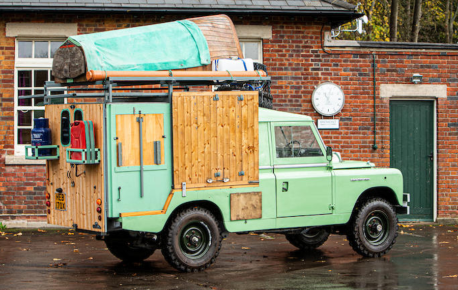 The Best Gastrowagon By Far – Hugh Fearnley-Whitingstall Land Rover – Land Rover converted into a ‘gastrowagon’ for television chef Hugh Fearnley-Whitingstall’s first television series heads to auction – Bonhams to sell with an estimate of £25,000 to £35,000 ($33,200 to $46,500, €28,000 to €39,200 or درهم121,900 to درهم170,700) for the 1965 / 1982 2.25-litre Land Rover ‘Gastrowagon’ at their Bicester Heritage sale on 11th December 2020.