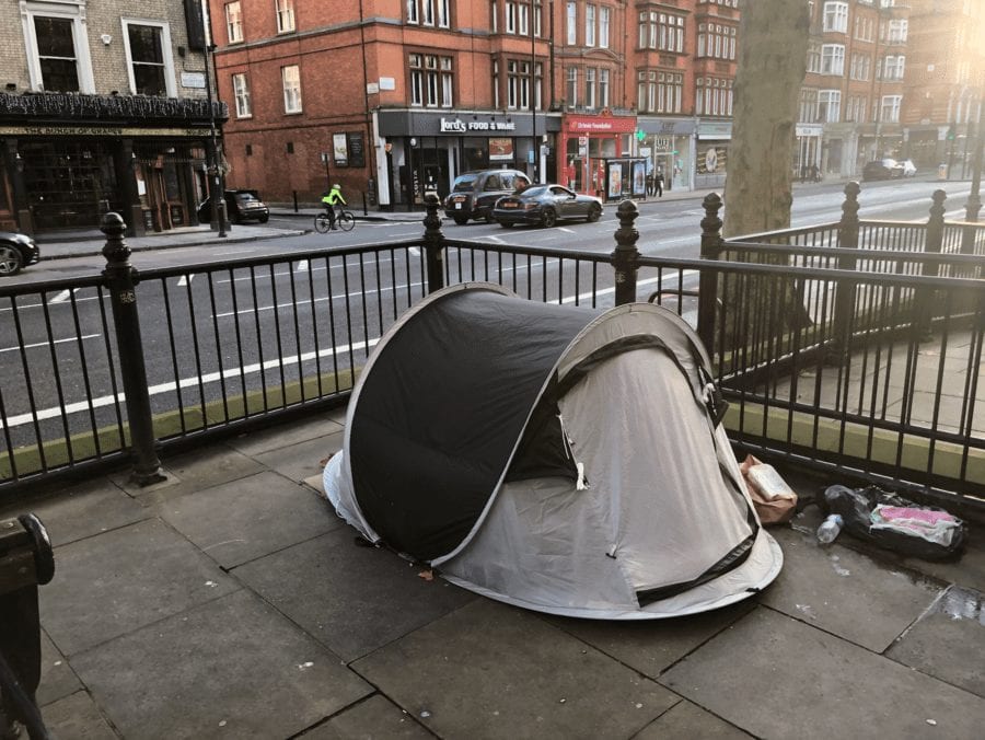 Knightsbridge – Tent City 2020 – Homeless tents Bromton Road, SW3 – As Knightsbridge’s Brompton Road turns into a ‘tent city’ for the homeless, Matthew Steeples urges readers to support such people this Christmas.