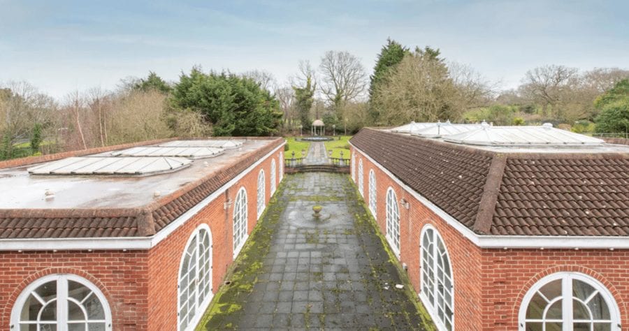 Flattening a Fountain – £12 million for mansion The Fountains, 39 The Bishops Avenue, Hampstead Garden Suburb, London, N2 0BA, United Kingdom ($16.6 million, €13.9 million or درهم61 million) with planning permission to demolish and replace through Knight Frank – Boxy “Town Hall classical style” mansion ‘The Fountains’ on infamous The Bishops Avenue, N2 for sale for £3 million less than it listed for in 2012; this time it is destined for flattening.