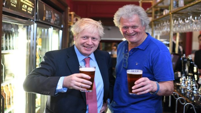 A Wetherspoons Washout 2021 – No shows at Wetherspoons pubs – On ‘Unlockdown Day 2021’ the Truro branch of Wetherspoons was still empty; given its owner Tim Martin’s joy in banning just about everything, could anybody be surprised?