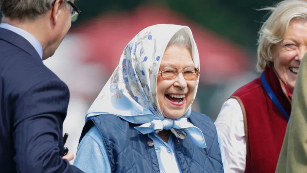 Queen Elizabeth II portrait removed at Magdalen College