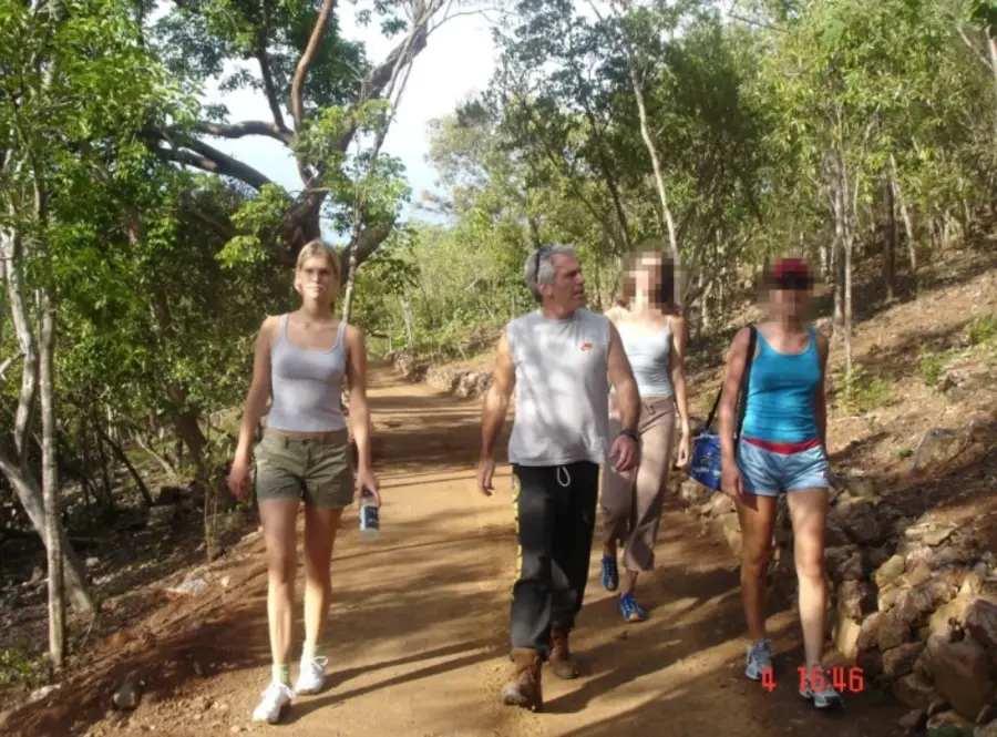 Jeffrey-Epstein-hiking